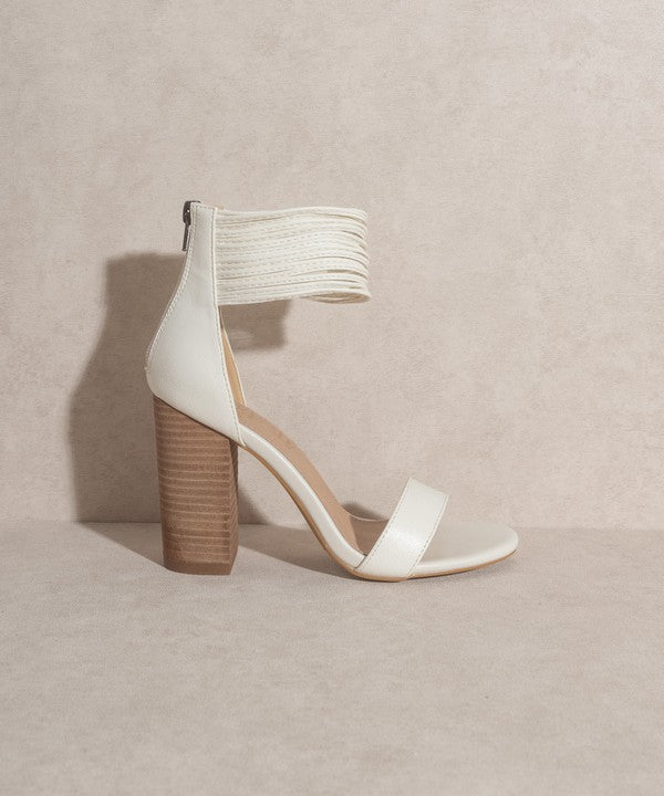OASIS SOCIETY Blair - Thick Ankle Strap Block Heel