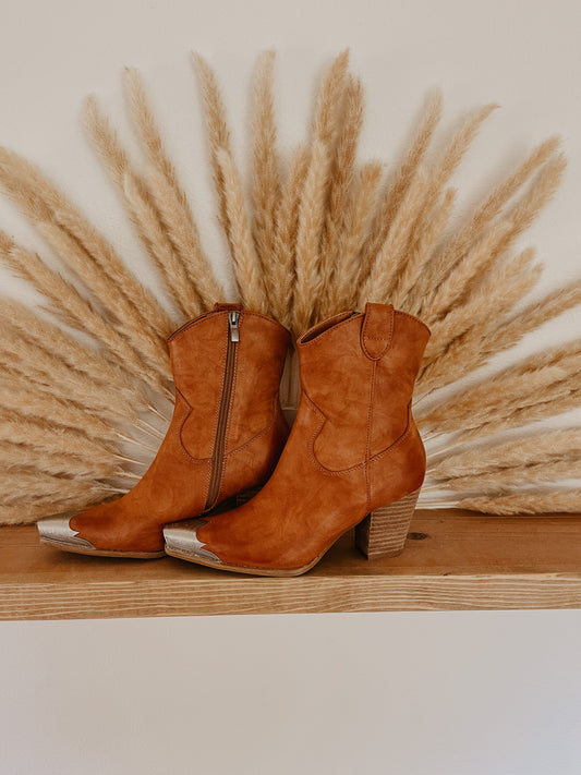 Dakota Western Boots in Cognac - FINAL SALE